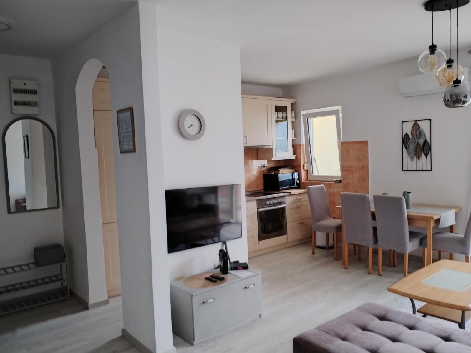 Apartment Topla Херцег-Новий Екстер'єр фото